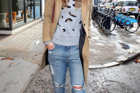  Φόρεσε boyfriend jean με γόβες όπως η Myleene Klass