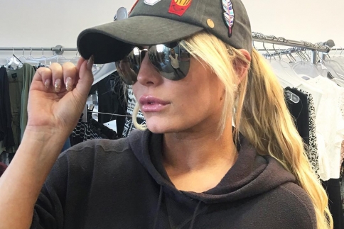 Γέννησε η Jessica Simpson