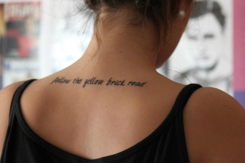 Τattoo quotes: 9+1 σχέδια για να βρεις τη χαμένη σου έμπνευση