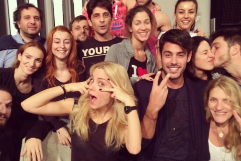 Η παρέα του Dancing μας εύχεται Χρόνια Πολλά από το studio με μια selfie!
