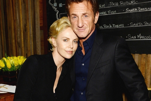Ο Sean Penn θέλει να παντρευτεί την Charlize Theron! Τι αποκάλυψε για την σχέση τους