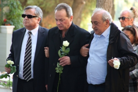 Το στερνό αντίο στην κηδεία της Αλεξίας Αλεξιάδου