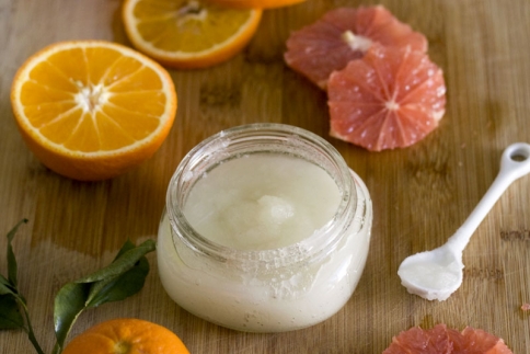 Φτιάξε αντικυτταριτιδικό scrub μόνη σου!