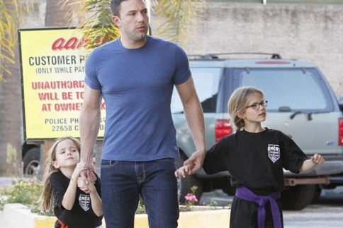 Ben Affleck: Διάλεξε το δώρο του Αγίου Βαλεντίνου με βοηθούς τις κόρες του!