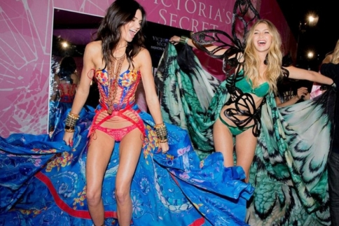 Victoria’s Secret Show: Το αγγελικό ντεμπούτο της Kendall Jenner και Gigi Hadid