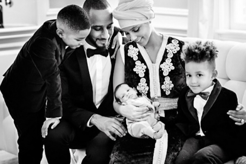 Alicia Keys: Μας σύστησε το νεογέννητο μωράκι της 