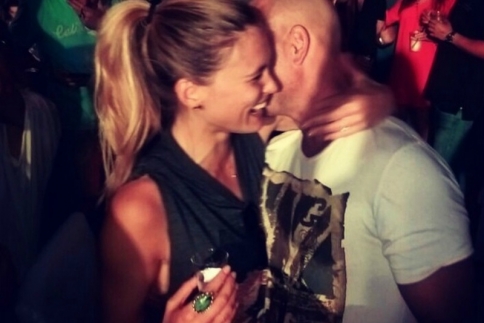 Bar Refaeli: Επιδεικνύει τον έρωτά της στο Instagram
