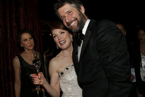 Bart Freundlich: Ο άντρας πίσω από την οσκαρική Julianne Moore