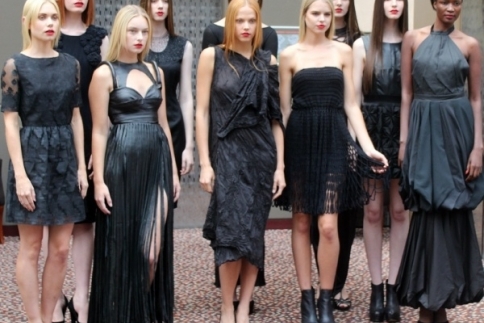 6 looks που απαγορεύεται να φορέσεις σε έναν γάμο!