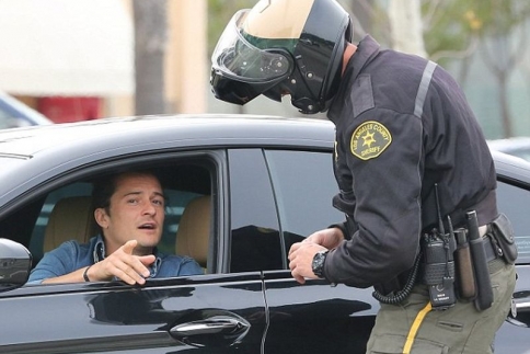 Συμβαίνει και στους διάσημους: Kλήση στον Orlando Bloom