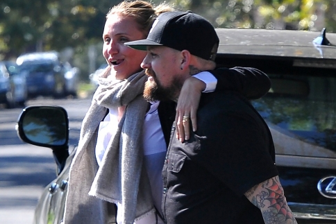 Cameron Diaz – Benji Madden: Αγκαλιές στους δρόμους