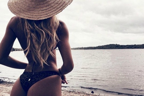 Candice τι συμβαίνει; Ολόγυμνη στα social media! OMG... 