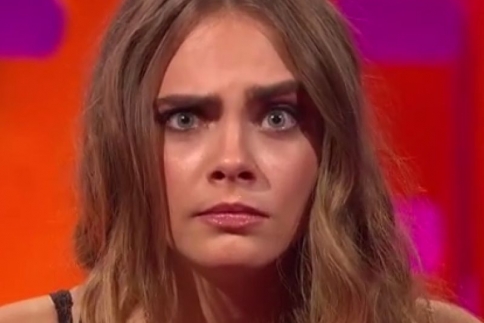 Emilia Clarke και Cara Delevingne έβαλαν κόντρα για τα… φρύδια τους!