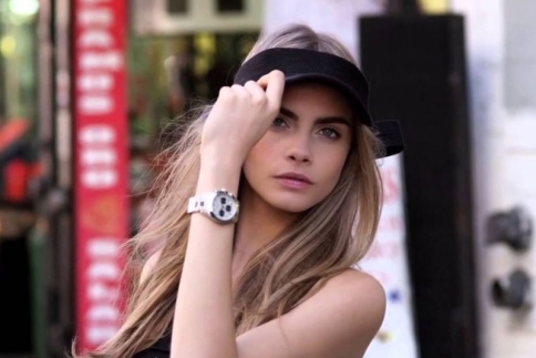 Cara Delevingne: Η καμπάνια με τα εσώρουχα που ξεσηκώνει
