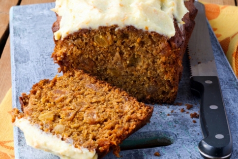 Σήμερα φτιάχνουμε εναλλακτικό γλυκάκι! Carrot Cake με frosting!