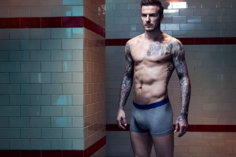 O πιο sexy μπαμπάς στη νέα του καμπάνια: Ο David Beckham με εσώρουχα!