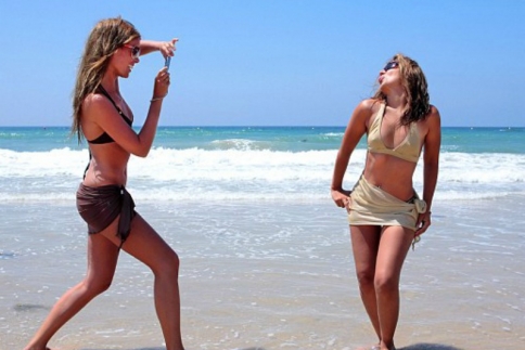 Σε ποιους πρέπει να απαγορευτούν τα Social Media (photos)