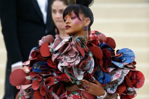 Met Gala 2017: Rihanna σε αγαπάμε