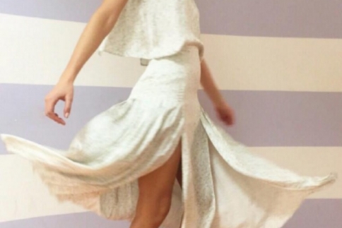 Street style : Η Demy επιλέγει λευκό τον χειμώνα και εντυπωσιάζει