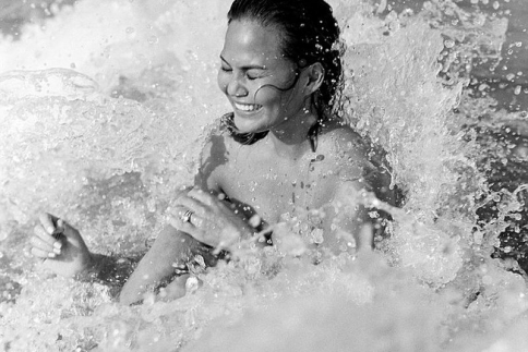 Chrissy Teigen: Θέλω να κάνω πολλά παιδιά με τον John Legend
