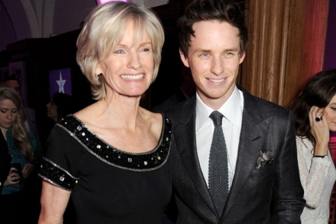 Περήφανη μαμά: Η κυρία Redmayne καμαρώνει για τον Eddie και τα Oscars