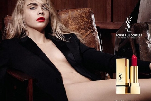 Cara Delevingne: Ολόγυμνη στη νέα καμπάνια του YSL