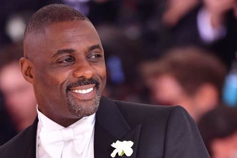 Ο Idris Elba ανακηρύχτηκε ο πιο σέξι άνδρας στον κόσμο
