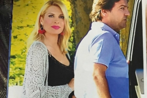 Ελένη Μενεγάκη: Με την κόρη της και τον Ματέο στην εκκλησία