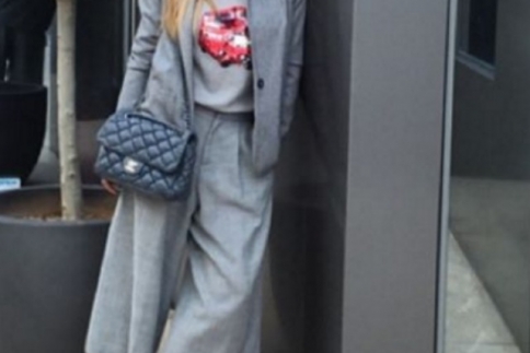 Street style : Το total γκρι look της Ελένης Πετρουλάκη είναι η επόμενη στιλιστική σου επιλογή