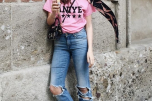 Street style : H Eleonora Carisi ξεκινάει την εβδομάδα με το πιο stylish street look