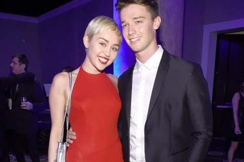 Miley Cyrus: Ήξερε την ερωμένη του Patrick Schwarzenegger!