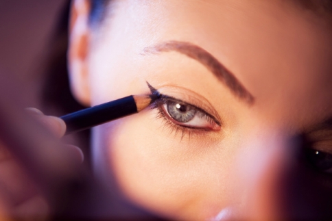 Τα καλύτερα χρωματιστά eyeliner