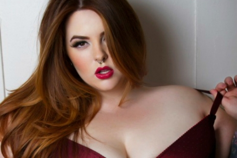 Αυτό είναι τo πιο όμορφο plus size μοντέλο του κόσμου!