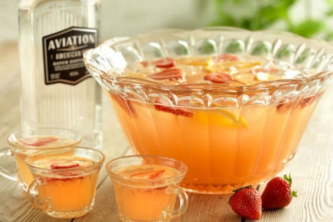 Ζέστη; Χαλαρώνουμε φτιάχνοντας Fruit Punch με πορτοκάλι