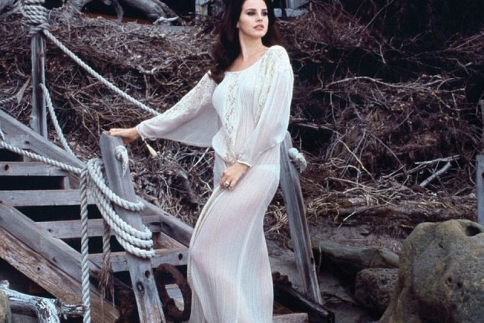Η Lana Del Rey εκτός από ταλαντούχα είναι και super sexy