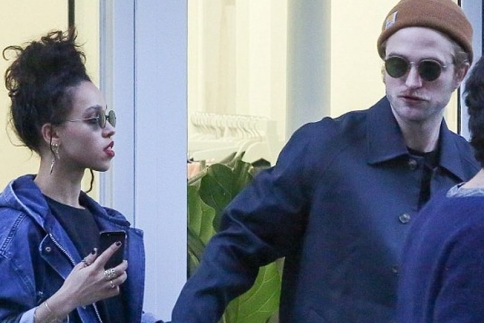 Το κορίτσι του Robert Pattinson διαφημίζει Google Glass