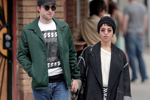 Robert Pattinson: Αρραβωνιάστηκε με την FKAtwigs!