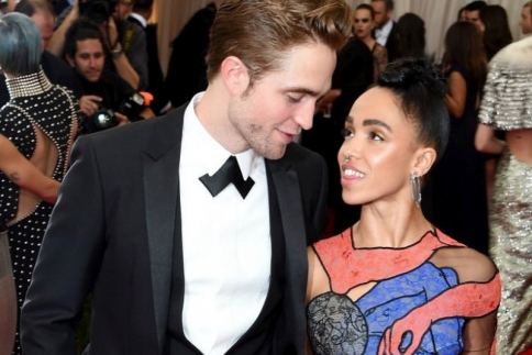 Robert Pattinson: Χωρίζει με την FKAtwigs!