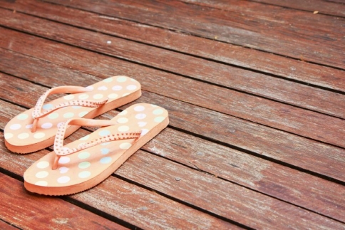 Upgrade your flip flops! Πλαστικές σαγιονάρες με στυλ