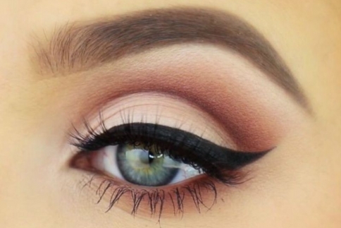 Απόκτησε flirty eyes με αυτά τα μακιγιάζ