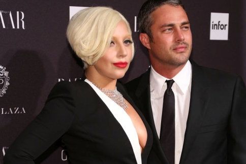 Lady Gaga: Όχι, δεν είμαι έγκυος