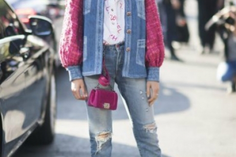 Street style: Η Chiara Ferragni κάνει το denim να φαίνεται και πάλι girly