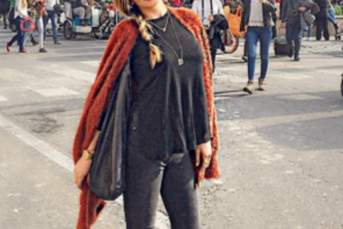 Street style : H Αθηνά Οικονομάκου ταξιδεύει πάντα με εντυπωσιακό στιλ