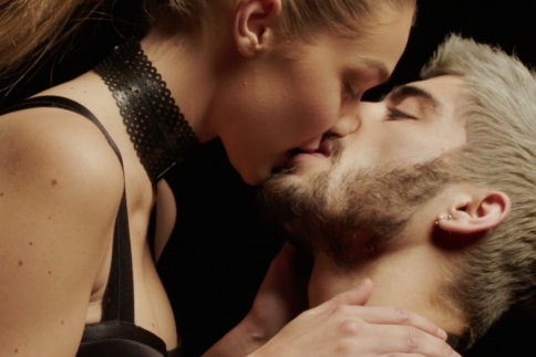 Ποιοί One Direction; Δες το βίντεο του Zayn Malik με την Gigi Hadid