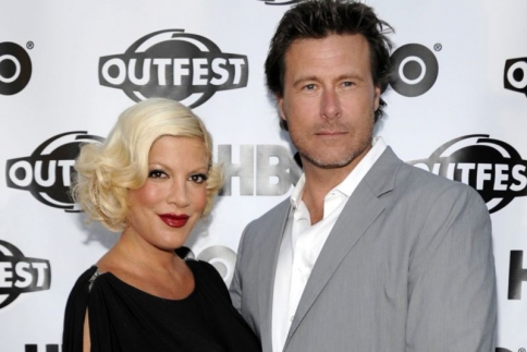 Το πήρε απόφαση: Η Tori Spelling χωρίζει