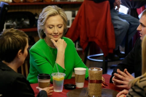 H Hillary Clinton δικτυώνεται! Έφτιαξε Instagram 
