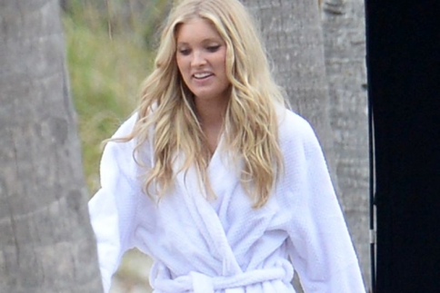 Elsa Hosk: Ένας άγγελος της Victoria’s Secret γυμνός στην παραλία!