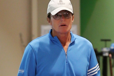 Bruce Jenner: Έβαλε στήθος!
