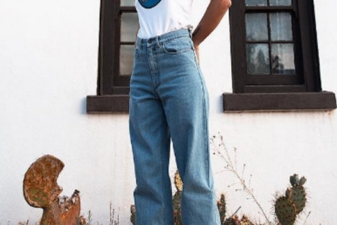 Street style: Τελικά ένα t-shirt και ένα τζιν αρκούν για ένα εντυπωσιακό outfit