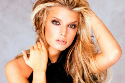 Αγνώριστη η Jessica Simpson! Η νέα της εικόνα μας τρόμαξε